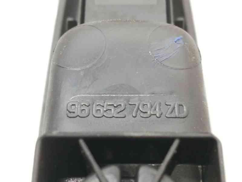 Recambio de mando elevalunas trasero derecho para peugeot 5008 premium referencia OEM IAM 96652794ZD  