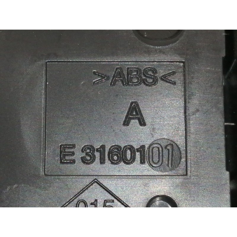 Recambio de warning para dacia sandero stepway ambiance referencia OEM IAM E3160601  