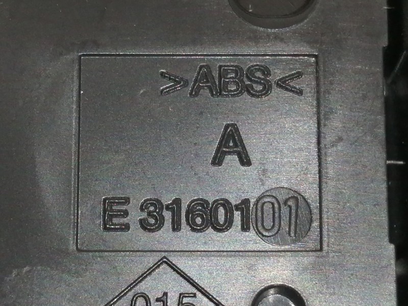 Recambio de warning para dacia sandero stepway ambiance referencia OEM IAM E3160601  