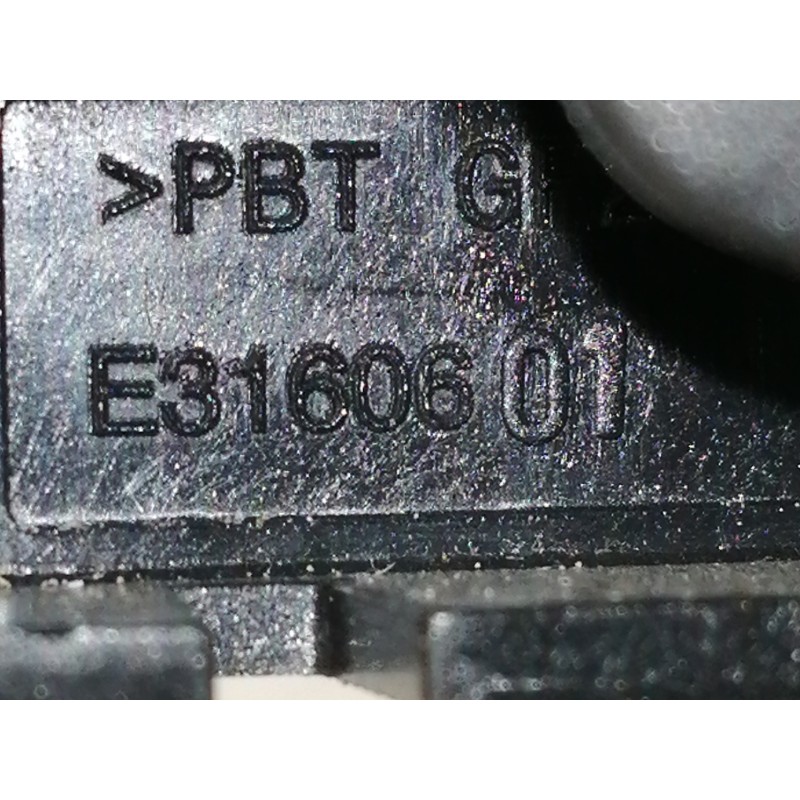 Recambio de warning para dacia sandero stepway ambiance referencia OEM IAM E3160601  