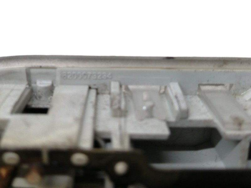 Recambio de luz interior para nissan qashqai+2 (jj10) acenta referencia OEM IAM 8200073234  