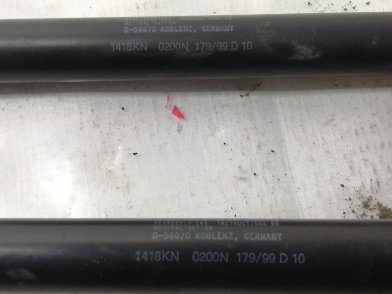 Recambio de amortiguadores capo para iveco camion 60e12 lm3c6012 referencia OEM IAM 5000359924 1418KN0200N 056070 