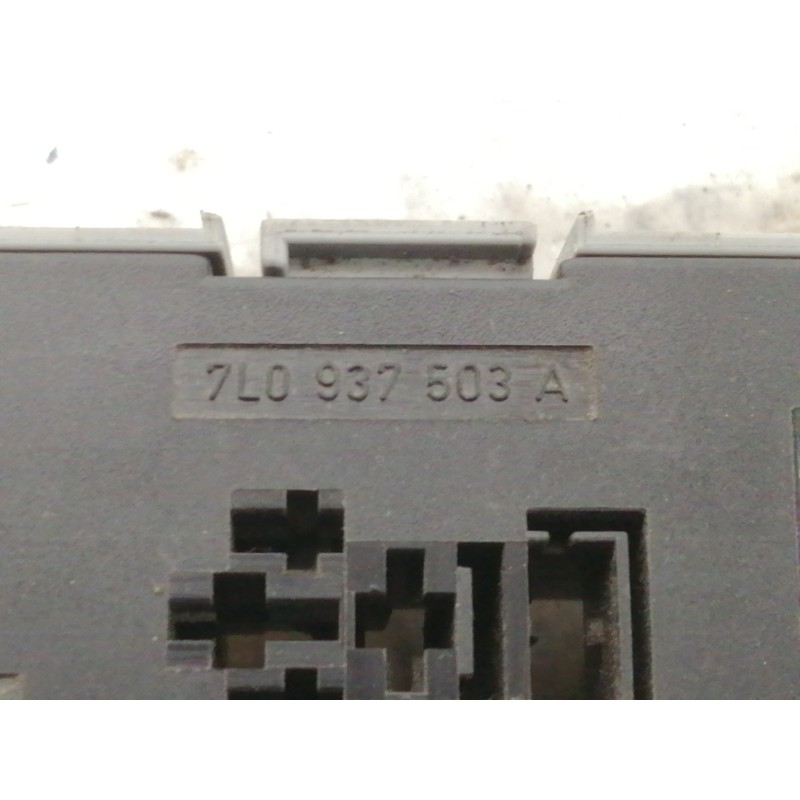 Recambio de caja reles / fusibles para volkswagen touareg (7la) tdi r5 referencia OEM IAM 7L0937503A  