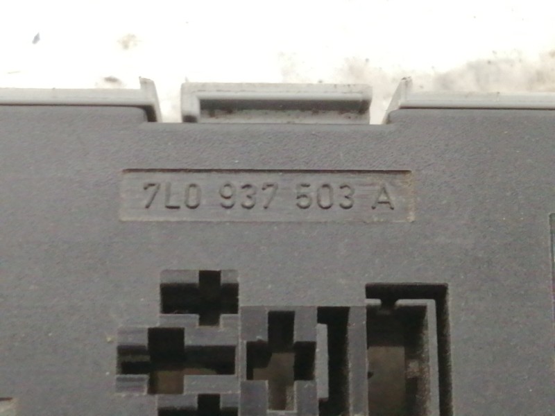 Recambio de caja reles / fusibles para volkswagen touareg (7la) tdi r5 referencia OEM IAM 7L0937503A  
