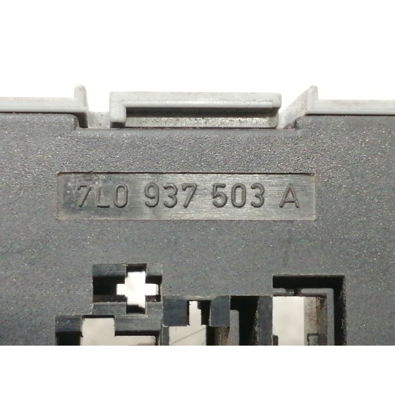 Recambio de caja reles / fusibles para volkswagen touareg (7la) tdi r5 referencia OEM IAM 7L0937503A  