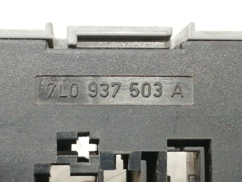 Recambio de caja reles / fusibles para volkswagen touareg (7la) tdi r5 referencia OEM IAM 7L0937503A  