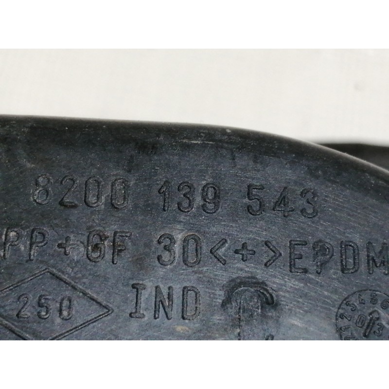 Recambio de tapa exterior combustible para renault scenic ii 1.9 dci diesel referencia OEM IAM 8200139543  