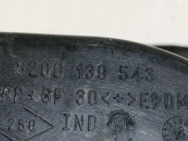 Recambio de tapa exterior combustible para renault scenic ii 1.9 dci diesel referencia OEM IAM 8200139543  