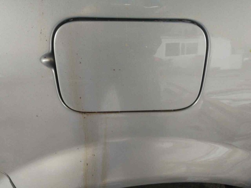 Recambio de tapa exterior combustible para renault scenic ii 1.9 dci diesel referencia OEM IAM 8200139543  