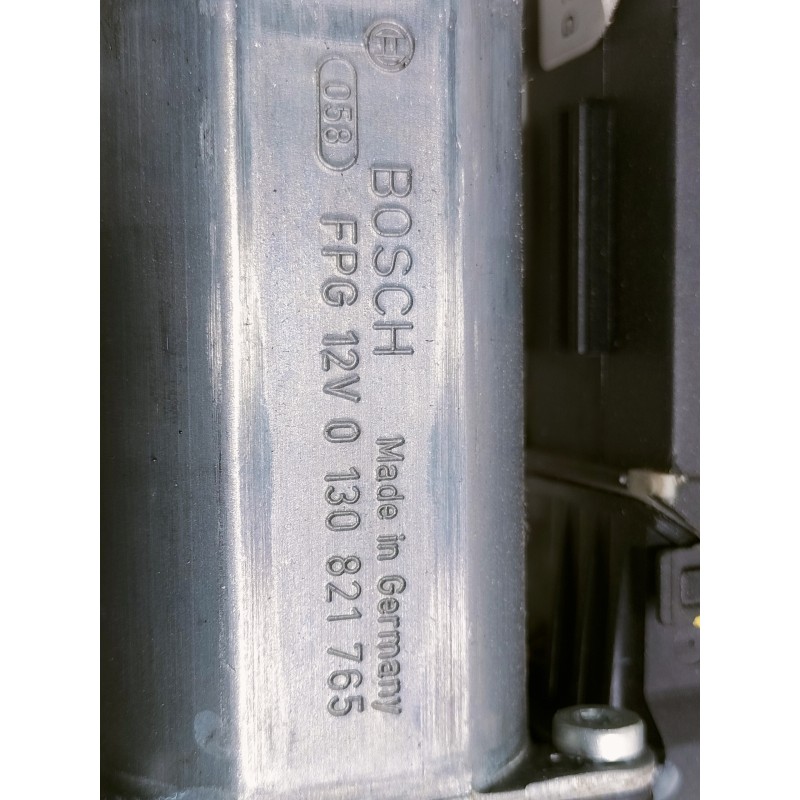 Recambio de elevalunas delantero derecho para volkswagen touareg (7la) tdi r5 referencia OEM IAM 3D1959792E 0130821765 ELECTRICO