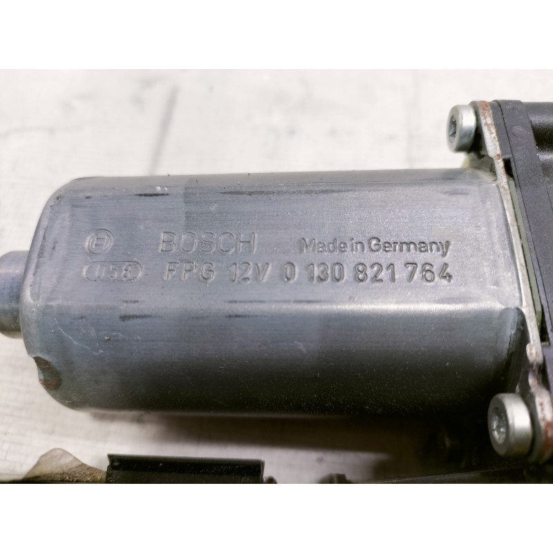 Recambio de elevalunas delantero izquierdo para volkswagen touareg (7la) tdi r5 referencia OEM IAM 3D1959793E 0130821764 ELECTRI