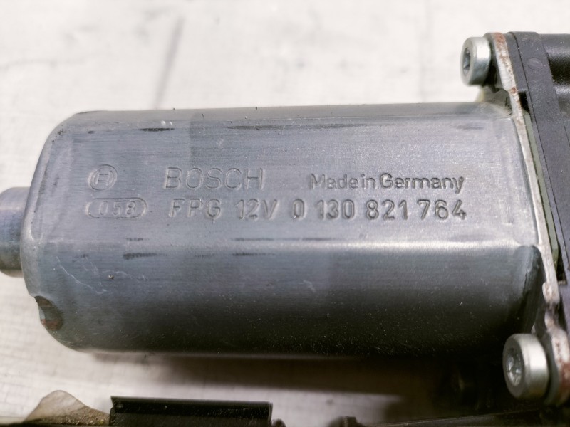 Recambio de elevalunas delantero izquierdo para volkswagen touareg (7la) tdi r5 referencia OEM IAM 3D1959793E 0130821764 ELECTRI