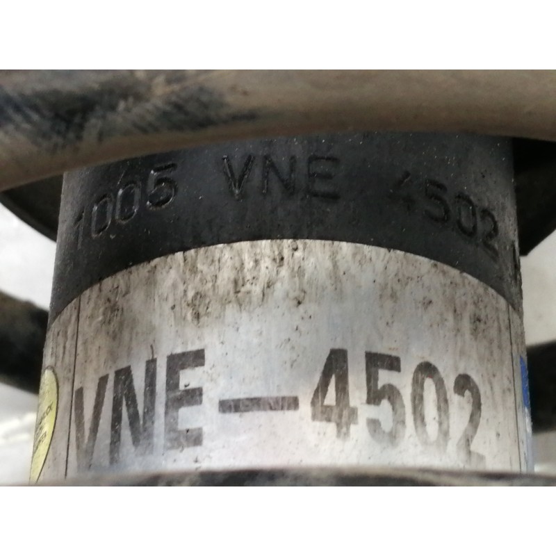 Recambio de amortiguador delantero derecho para ford fiesta berlina básico referencia OEM IAM VNE4502 1005VNE4502HE 