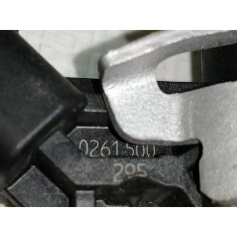 Recambio de inyector para peugeot 3008 gt line referencia OEM IAM 0261500295  