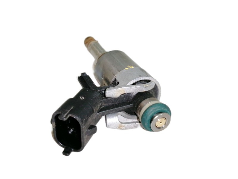 Recambio de inyector para peugeot 3008 gt line referencia OEM IAM 0261500295  