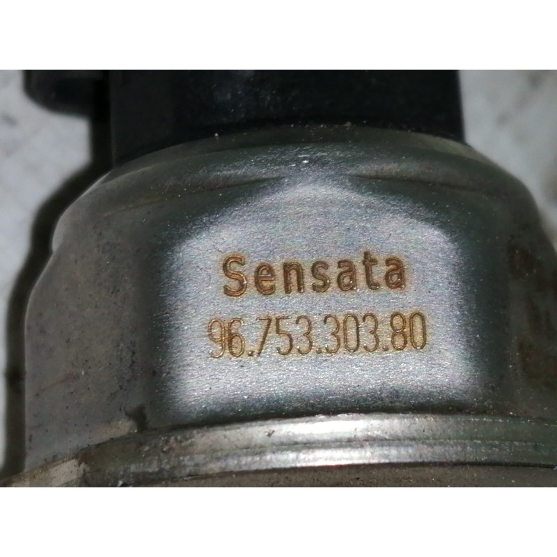 Recambio de rampa inyectora para peugeot 3008 gt line referencia OEM IAM 9675330380  