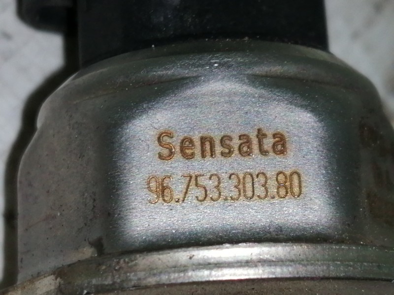 Recambio de rampa inyectora para peugeot 3008 gt line referencia OEM IAM 9675330380  