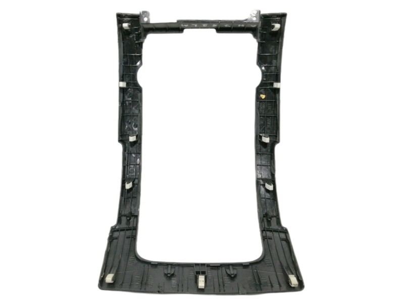 Recambio de moldura para kia sorento emotion 4wd referencia OEM IAM 847402P100  