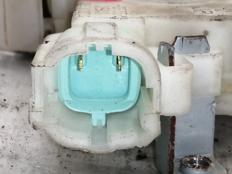 Recambio de cerradura puerta delantera derecha para nissan x-trail (t30) comfort referencia OEM IAM 80552AA20A 89A910 