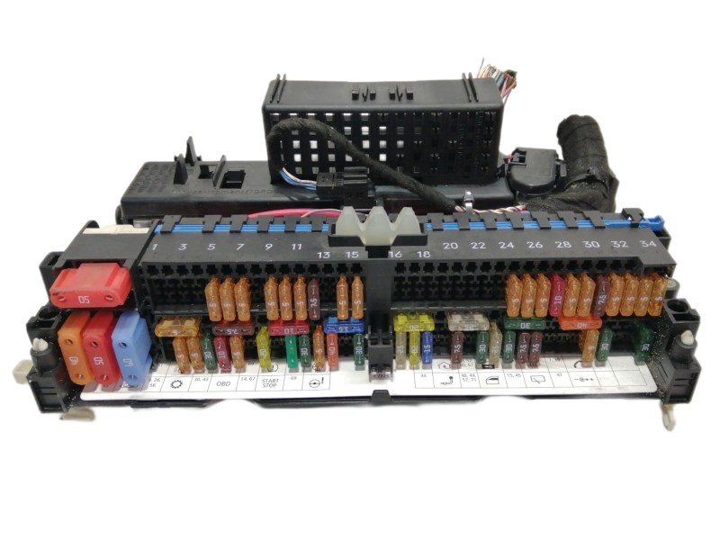 Recambio de caja reles / fusibles para bmw x3 (e83) 2.0d referencia OEM IAM 8364542 0074277535K / 0074277535 MR20060831