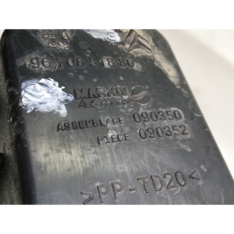 Recambio de filtro aire para peugeot 208 active referencia OEM IAM 9670851880  