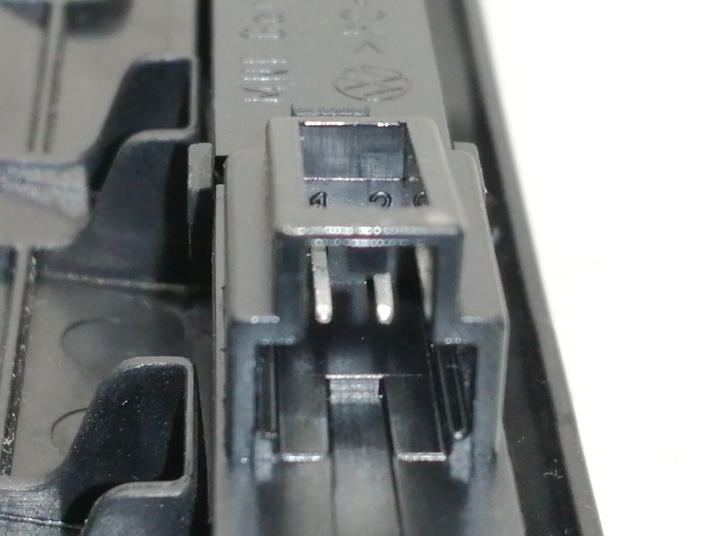 Recambio de moldura para volkswagen golf vi (5k1) rabbit bluemotion referencia OEM IAM 5K0858069P  