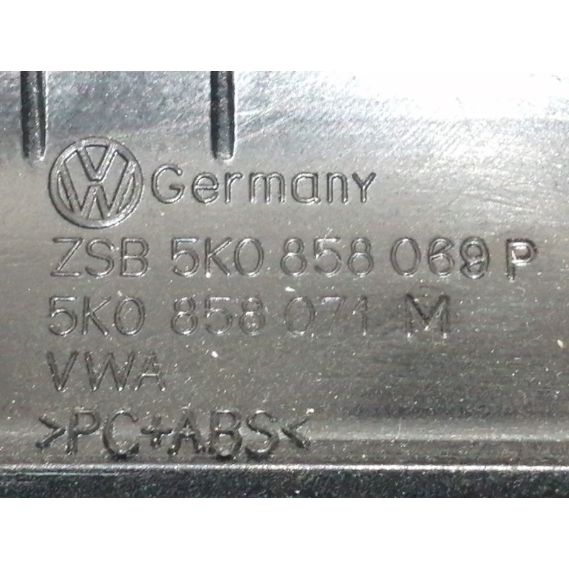 Recambio de moldura para volkswagen golf vi (5k1) rabbit bluemotion referencia OEM IAM 5K0858069P  