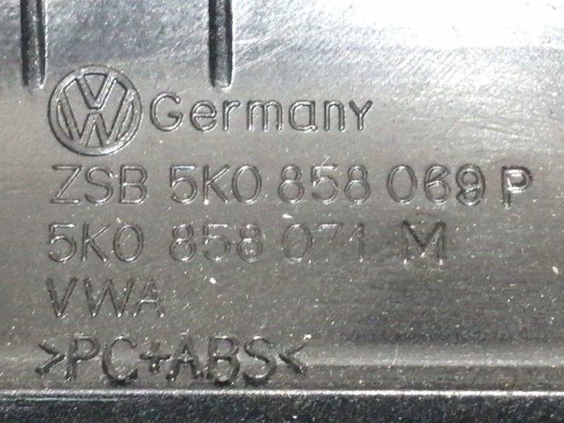 Recambio de moldura para volkswagen golf vi (5k1) rabbit bluemotion referencia OEM IAM 5K0858069P  