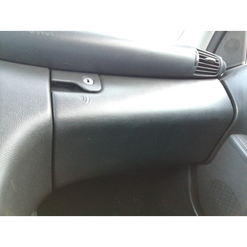 Recambio de guantera para mercedes-benz clase c (w203) berlina 200 cdi (203.004) referencia OEM IAM A2036800991  
