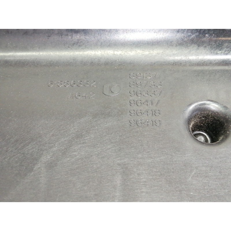 Recambio de filtro aire para peugeot bipper 1.3 16v hdi fap referencia OEM IAM 51886332  