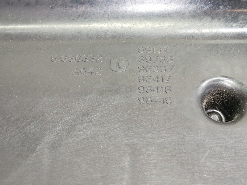 Recambio de filtro aire para peugeot bipper 1.3 16v hdi fap referencia OEM IAM 51886332  