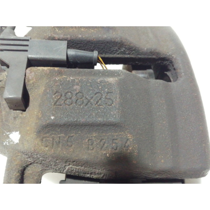 Recambio de pinza freno delantera derecha para mercedes-benz clase c (w203) berlina 200 cdi (203.004) referencia OEM IAM 288X25 