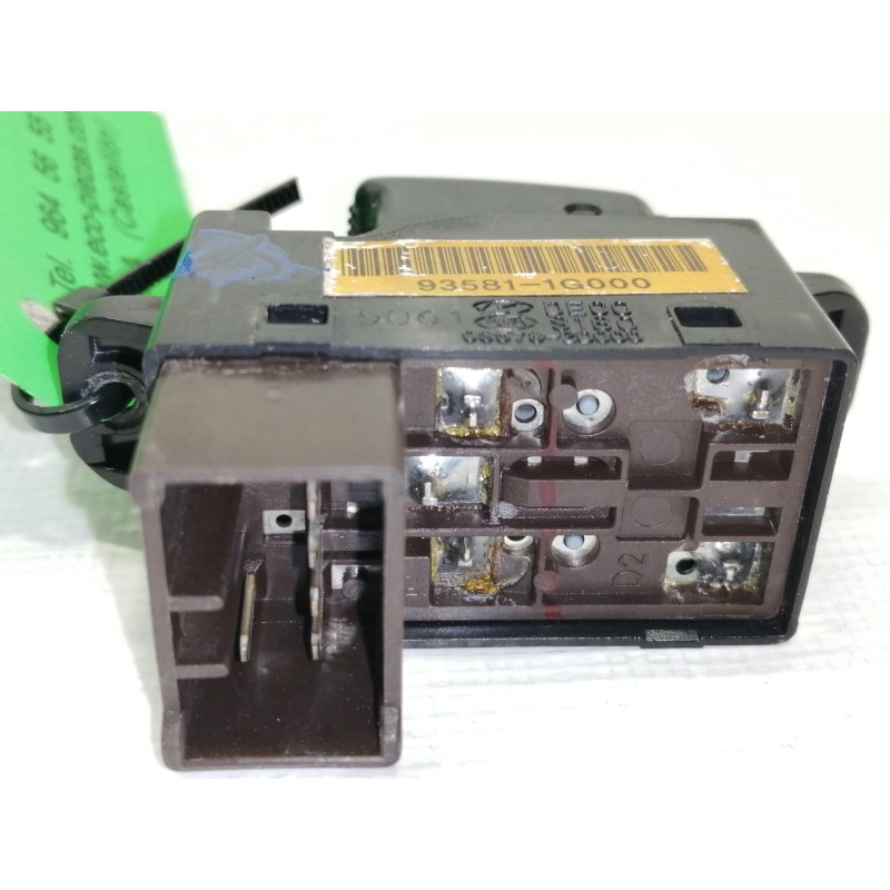 Recambio de mando elevalunas trasero derecho para kia rio 1.5 crdi ex1 referencia OEM IAM 935811G000  