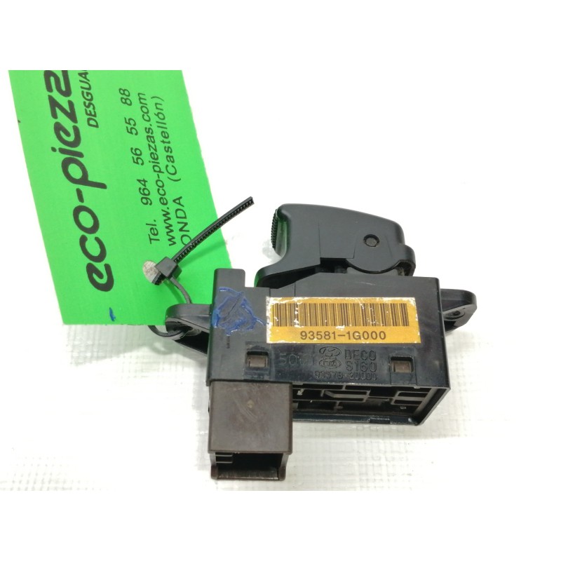 Recambio de mando elevalunas trasero derecho para kia rio 1.5 crdi ex1 referencia OEM IAM 935811G000  