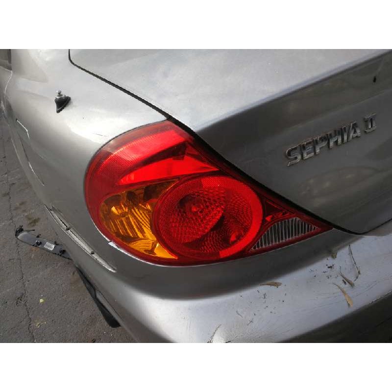 Recambio de piloto trasero izquierdo para kia sephia ll básico referencia OEM IAM   