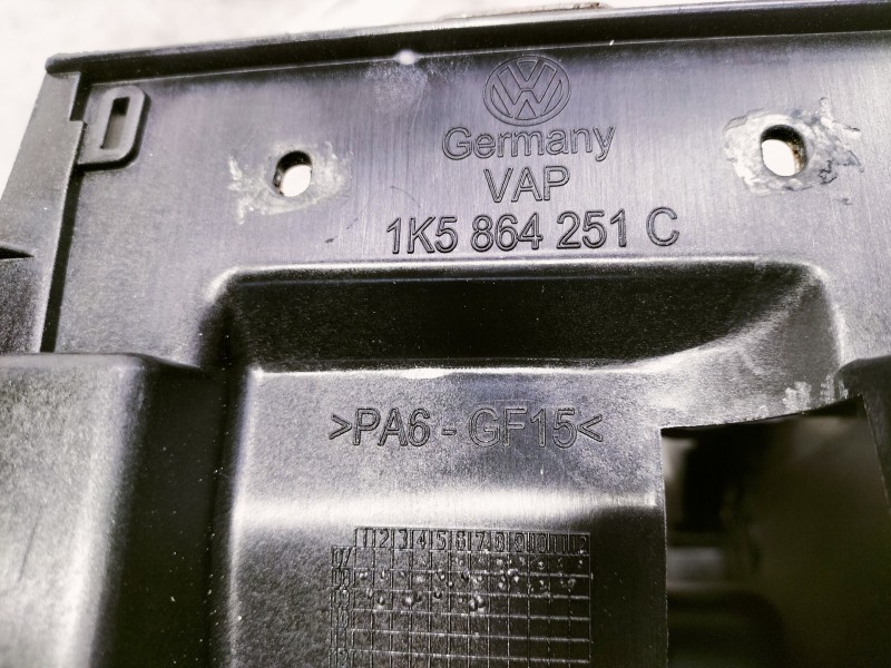 Recambio de apoyabrazos central para volkswagen scirocco (137) 2.0 tdi (103kw) referencia OEM IAM 1K0863243C 1K5864251C 