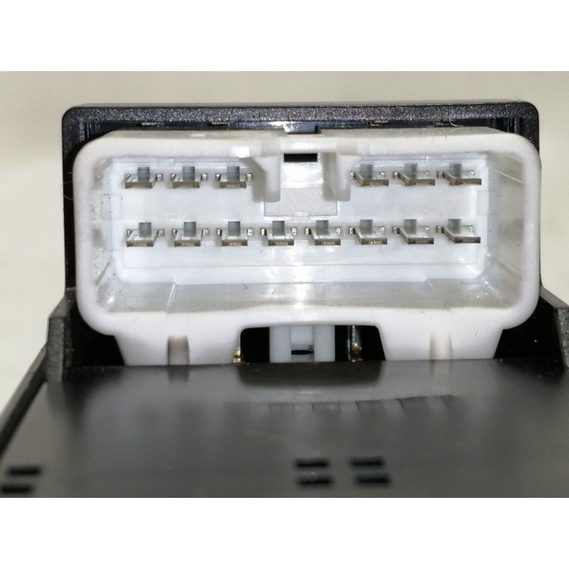 Recambio de mando elevalunas delantero izquierdo para hyundai accent (lc) gls referencia OEM IAM 620W10270  