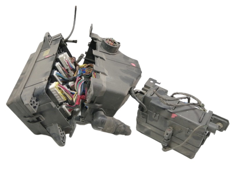 Recambio de caja reles / fusibles para kia carnival ii 2.9 cdri ex referencia OEM IAM 0K53H66760  