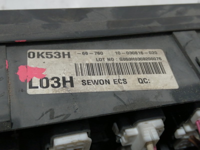 Recambio de caja reles / fusibles para kia carnival ii 2.9 cdri ex referencia OEM IAM 0K53H66760  