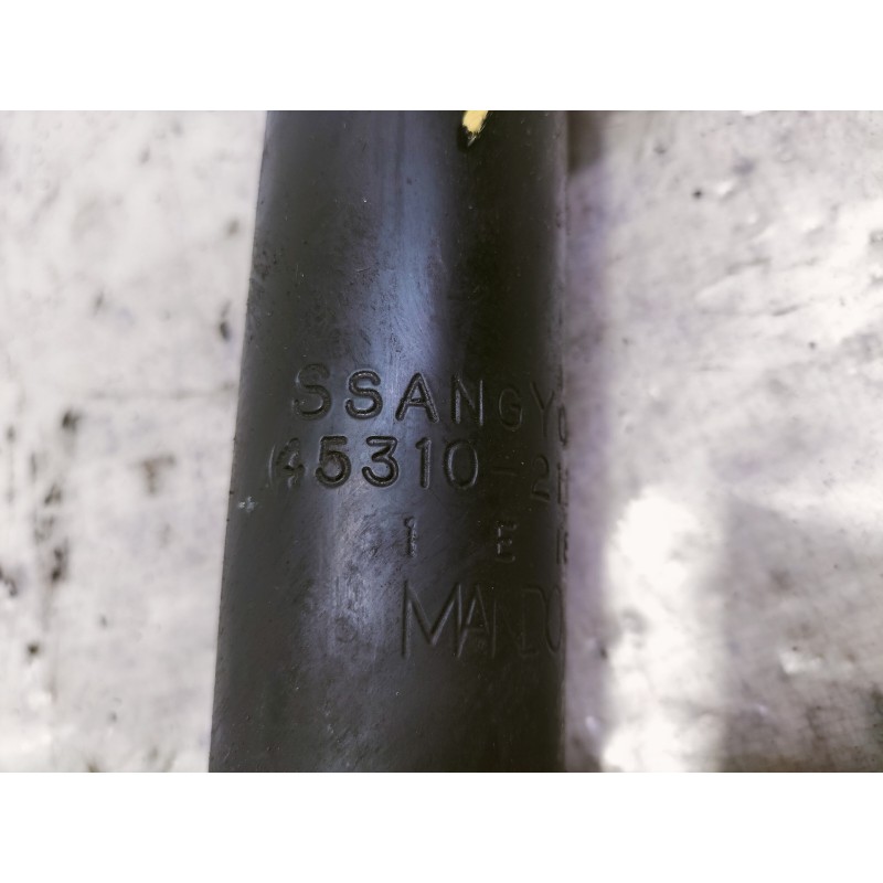 Recambio de amortiguador trasero izquierdo para ssangyong rodius xdi limited referencia OEM IAM 4531021100 SZ44109001 