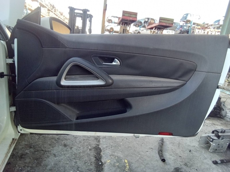 Recambio de guarnecido puerta delantera derecha para volkswagen scirocco (137) 2.0 tdi (103kw) referencia OEM IAM 1K8867012AT  