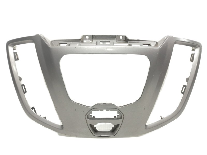 Recambio de moldura para ford transit kombi (ttg) 350 l3 referencia OEM IAM V047A04A  