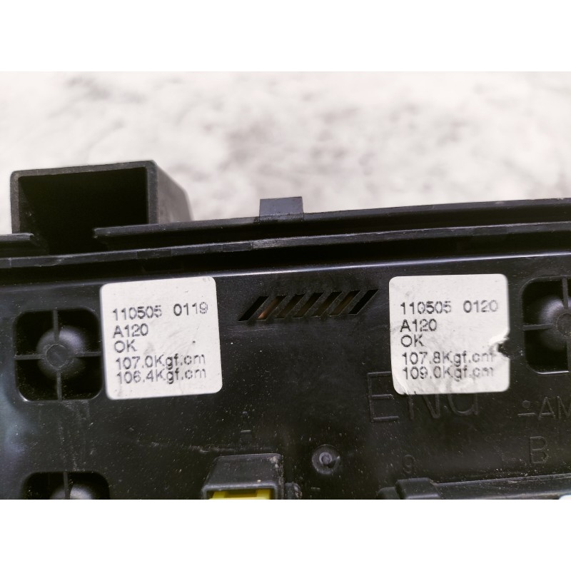 Recambio de caja reles / fusibles para ssangyong rodius xdi limited referencia OEM IAM 110505 A120 0119 0120 