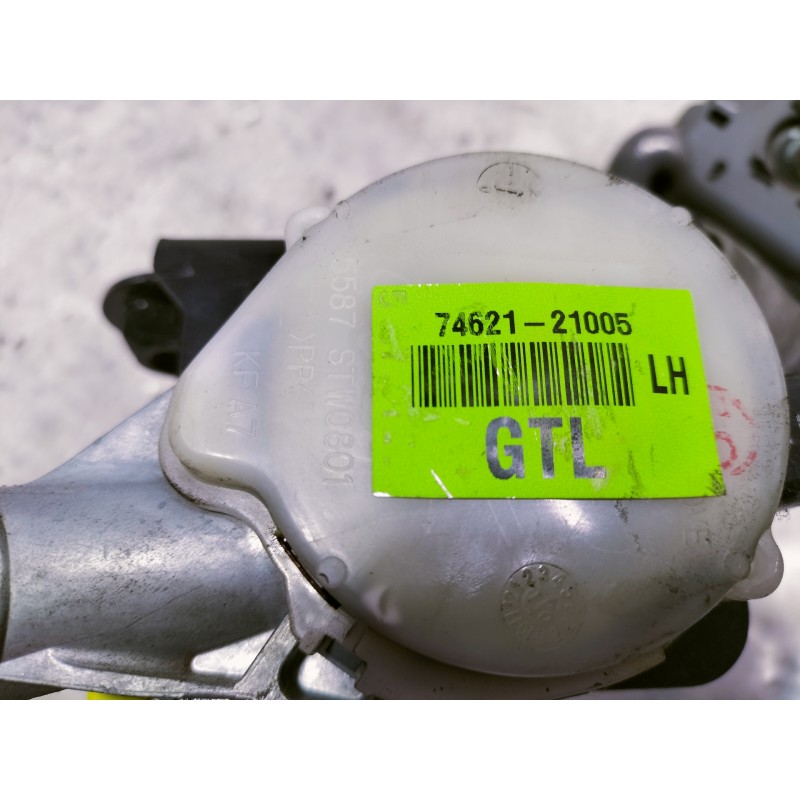 Recambio de cinturon seguridad delantero izquierdo para ssangyong rodius xdi limited referencia OEM IAM 7462121005 5587STW0801 H