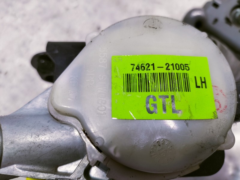 Recambio de cinturon seguridad delantero izquierdo para ssangyong rodius xdi limited referencia OEM IAM 7462121005 5587STW0801 H