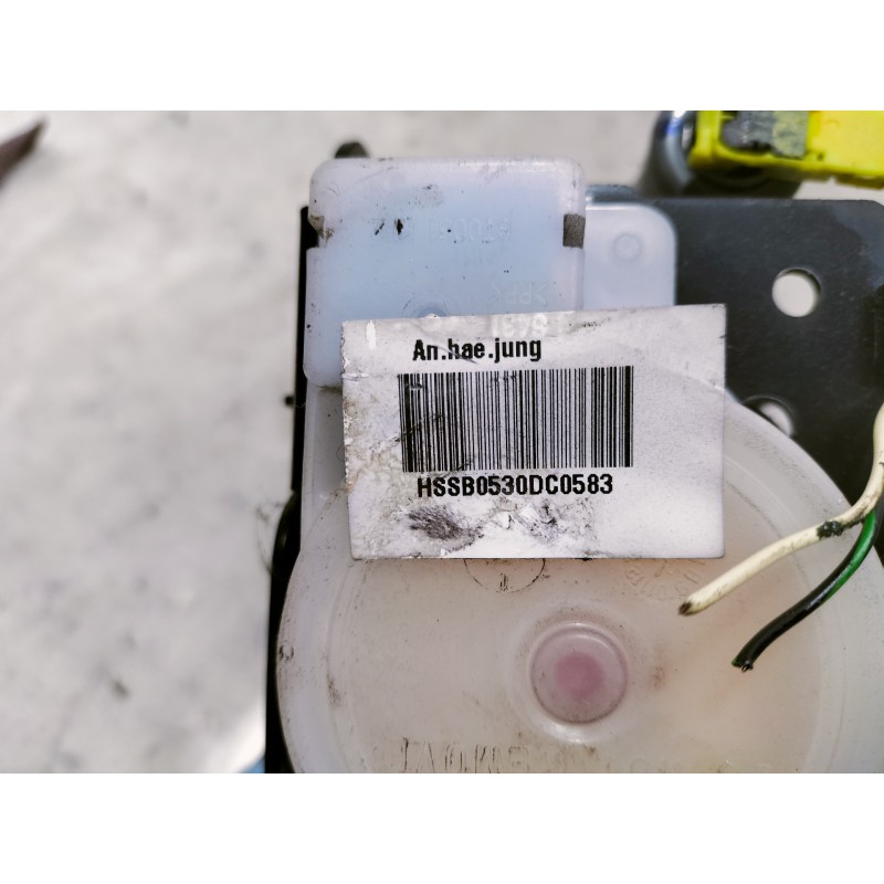 Recambio de cinturon seguridad delantero izquierdo para ssangyong rodius xdi limited referencia OEM IAM 7462121005 5587STW0801 H