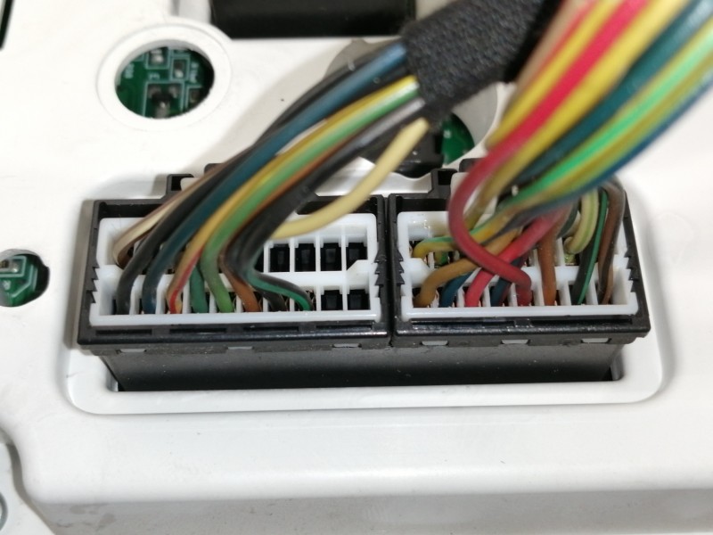 Recambio de cuadro instrumentos para ssangyong rodius xdi limited referencia OEM IAM 8020021104 77130611 