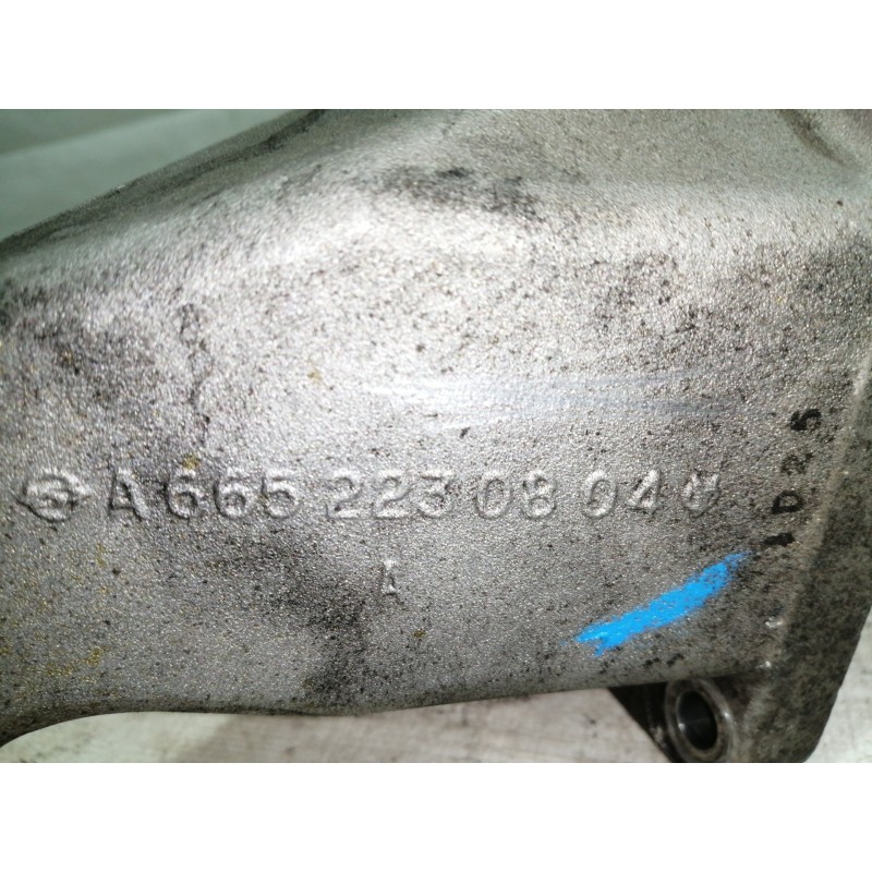 Recambio de soporte motor derecho para ssangyong rodius xdi limited referencia OEM IAM A6652230804  