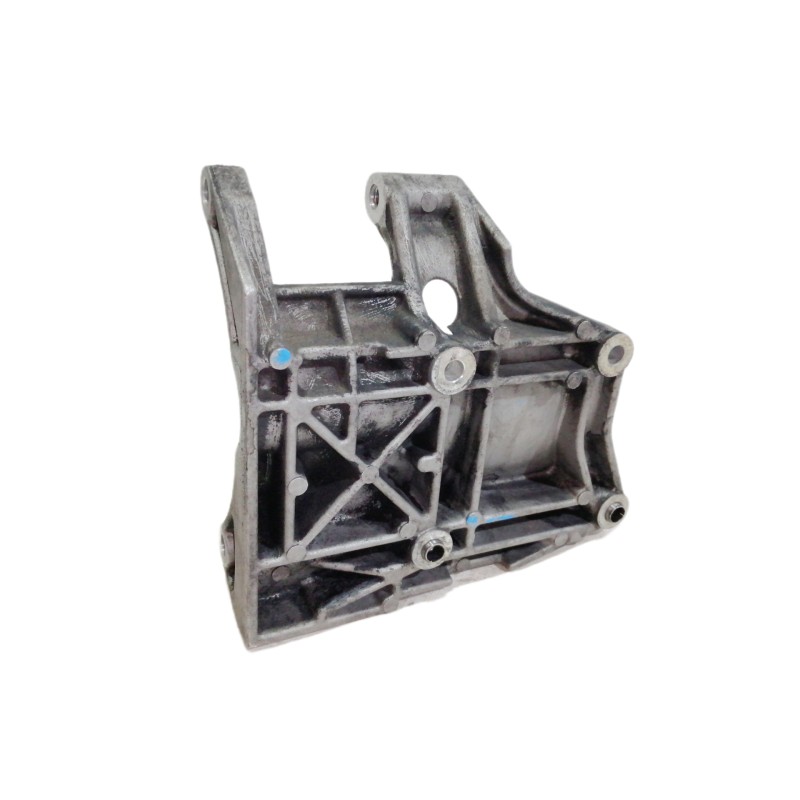 Recambio de soporte alternador para ssangyong rodius xdi limited referencia OEM IAM A6651550535  