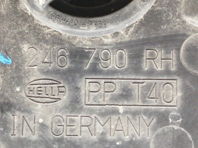 Recambio de faro derecho para ford focus berlina (cak) ambiente referencia OEM IAM 2M5113100DC 246790RH / 5DV00829000 1EL2460451